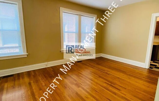 900 EASTGATE AVE