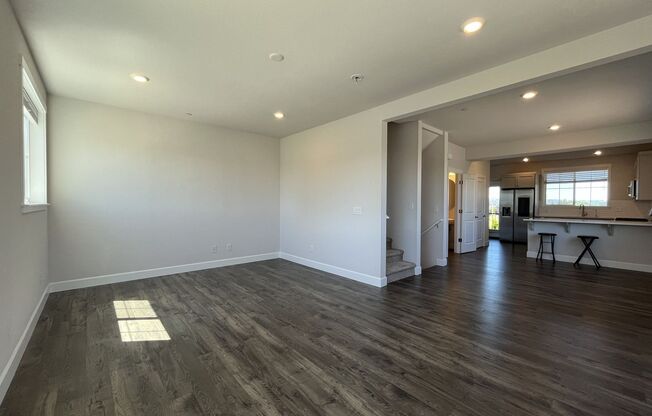 4 beds, 3.5 baths, $2,995
