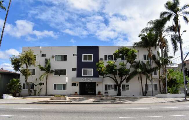 Welcome to 7278 Hollywood Boulevard Apartments