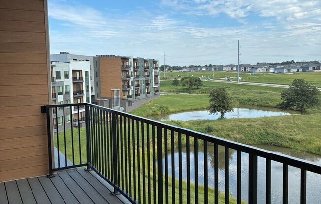 2 beds, 2 baths, 1,043 sqft, $1,705, Unit YH-3010