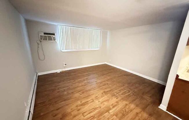 2 beds, 1 bath, 650 sqft, $1,095, Unit 3060-114