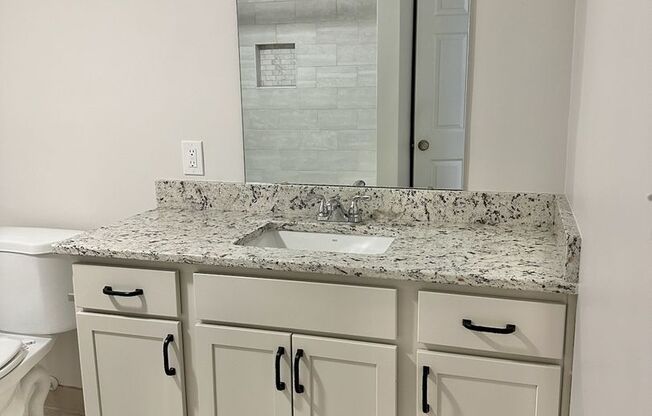1 bed, 1 bath, 775 sqft, $1,500, Unit 1121LpG