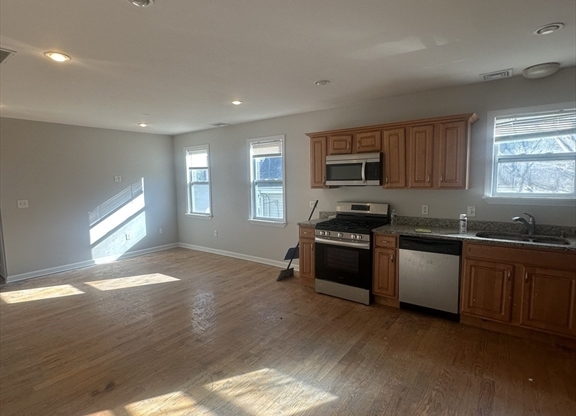 100 SUMNER ST
