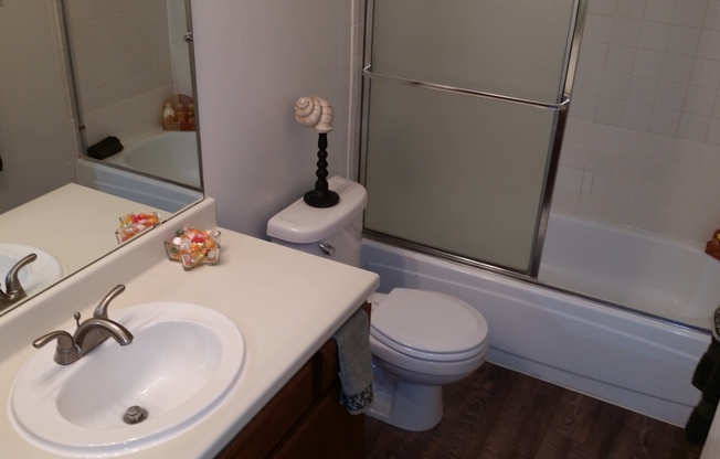 2 beds, 2 baths, 1,114 sqft, $1,695, Unit 123