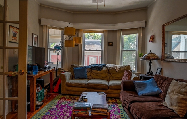 10 LINDEN CIR
