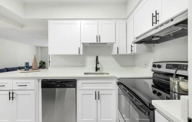1 bed, 1 bath, 770 sqft, $1,325, Unit 701 (Renovated)