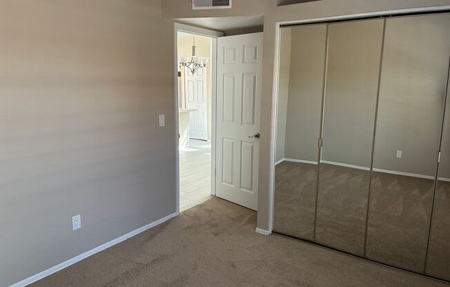 2 beds, 1 bath, $1,495, Unit #1043