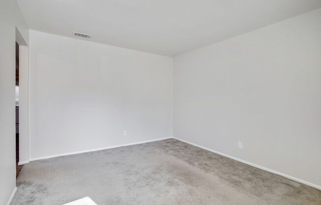 2 beds, 1 bath, 700 sqft, $945, Unit 9002
