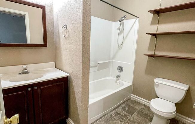 Studio, 1 bath, $720