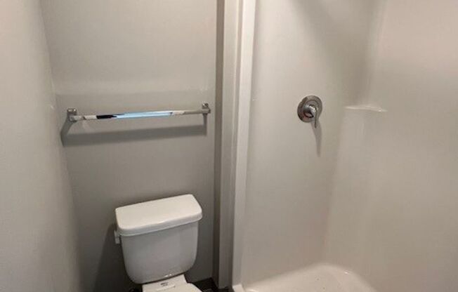 Studio, 1 bath, 172 sqft, $825, Unit D6
