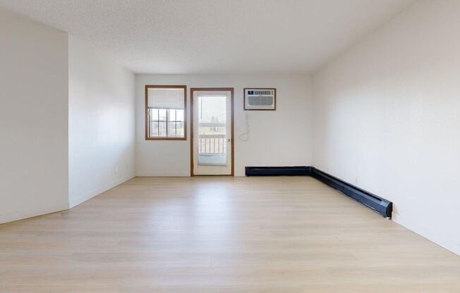 3 beds, 2 baths, 1,282 sqft, $1,440, Unit 316
