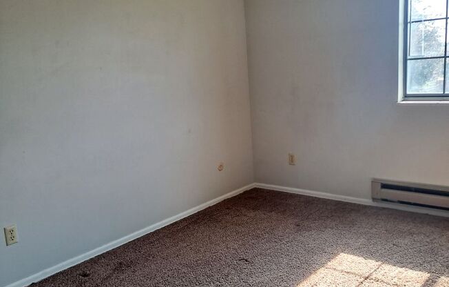 2 beds, 1.5 baths, 1,000 sqft, $1,200, Unit 39