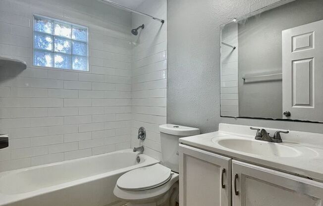 2 beds, 1 bath, 750 sqft, $835, Unit 19