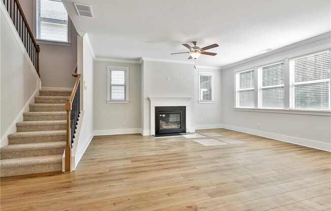 327 CALEDONIA CT