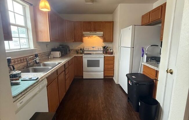3 Bedroom 2 Bathroom House in Hills of Hays