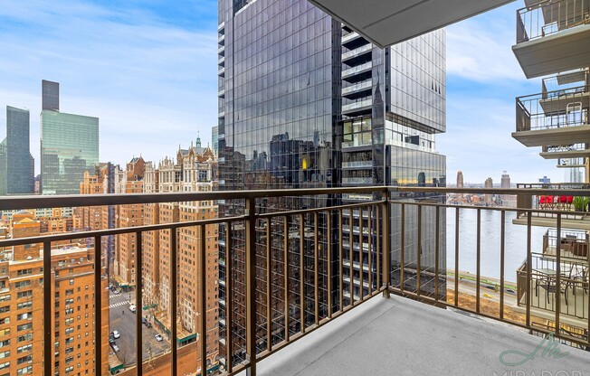 1 bed, 1 bath, $4,700, Unit 22G