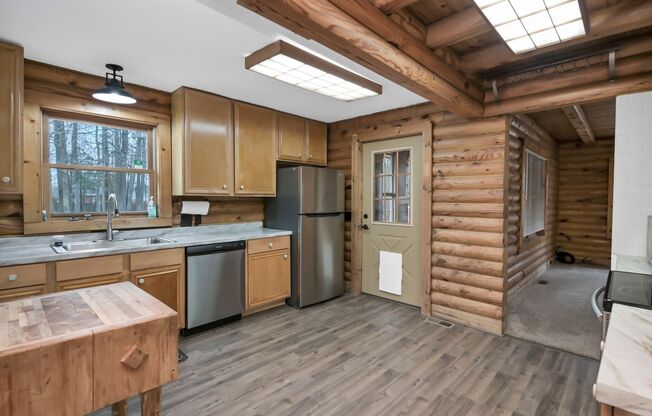 4 beds, 3 baths, $2,780