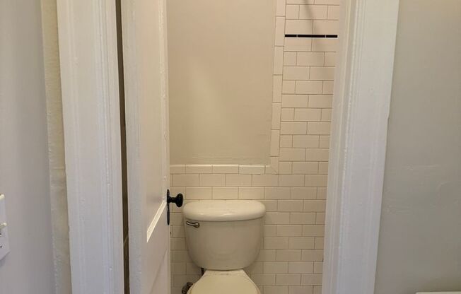 Studio, 1 bath, $995