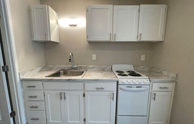 1 bed, 1 bath, 600 sqft, $1,450, Unit 24
