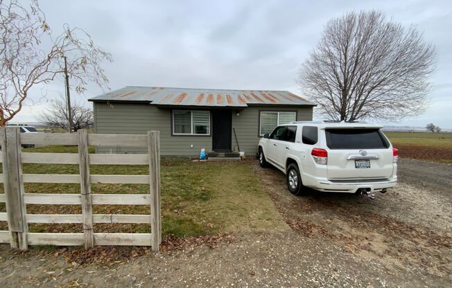 Cute newly renovated 2 bed 1 bath home for rent in Quincy