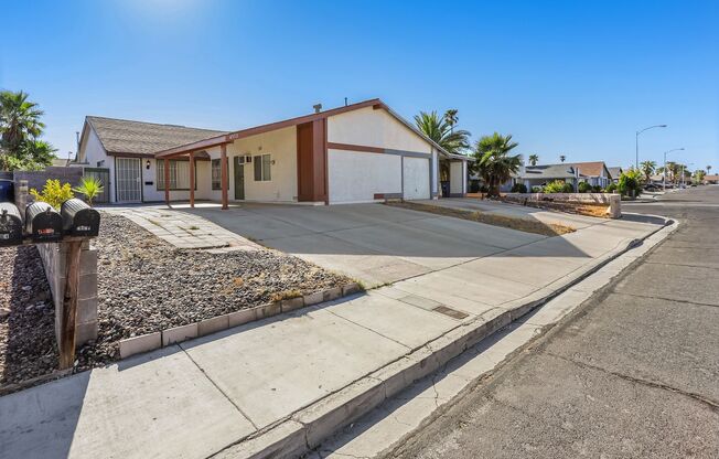 3 Bedroom Home Located In The Heart Of Spring Valley
