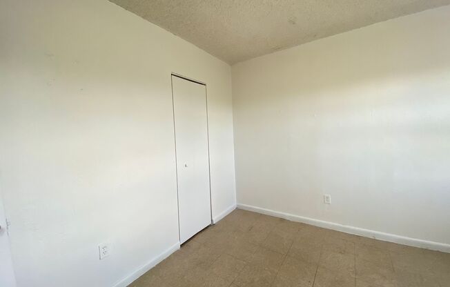 "Spacious 1-Bedroom, 1-Bathroom Apartment on Third Floor in Brownsville – Prime Location!"