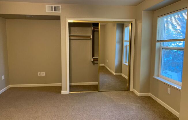 1 bed, 1 bath, 824 sqft, $1,425, Unit 900 H 201