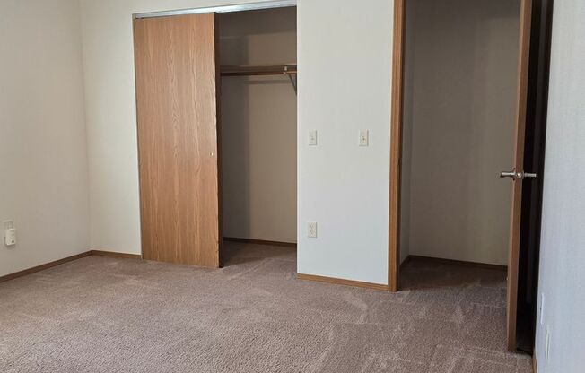 2 beds, 1 bath, 850 sqft, $1,259, Unit PL   7506