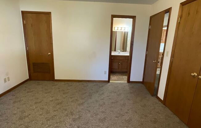 2 beds, 2 baths, $1,000