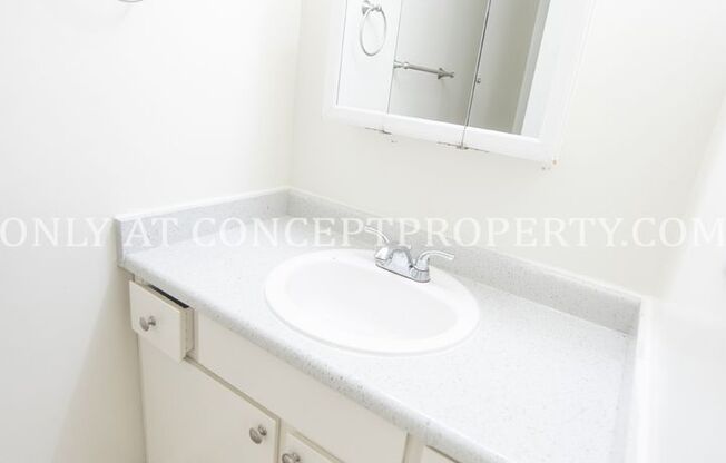 2 beds, 1.5 baths, 1,040 sqft, $1,349, Unit 14