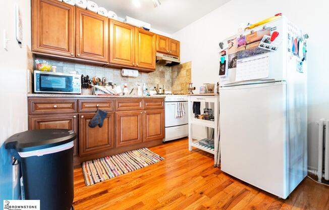 122 DIKEMAN ST