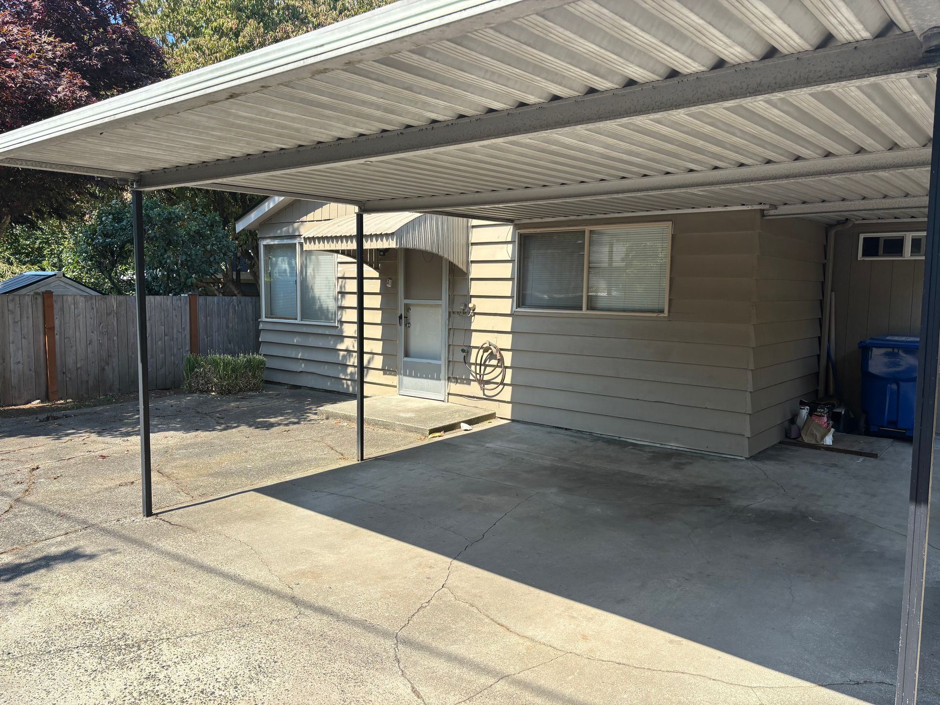 Ballard-Fremont Duplex: Comfortable Living with Modern Amenities