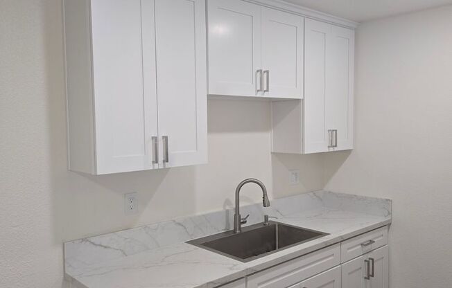 1 bed, 1 bath, 500 sqft, $1,825, Unit 55-26