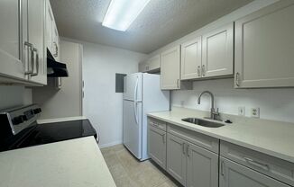 2 beds, 1 bath, $2,450