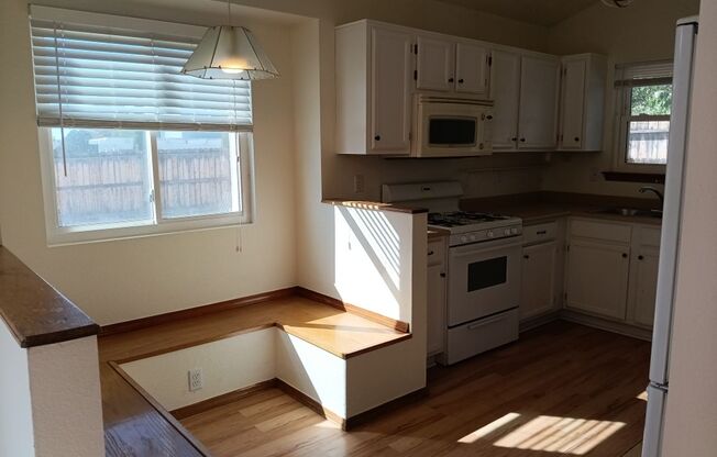 3 beds, 2 baths, $1,950