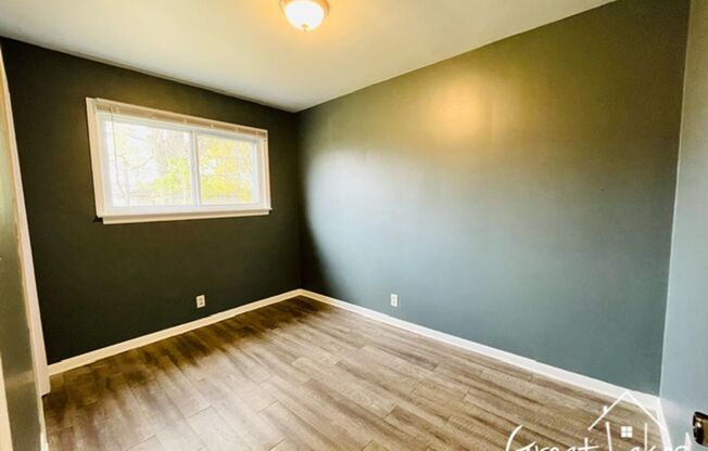 2 beds, 1 bath, $1,100