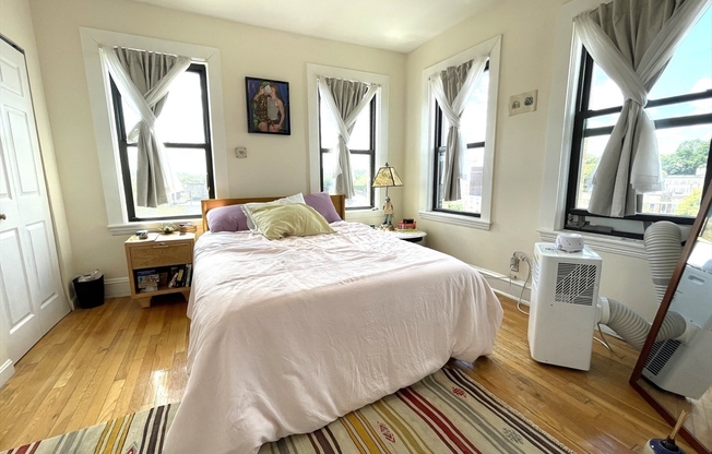 2 beds, 1 bath, 880 sqft, $2,900, Unit 51