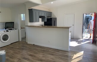 3 beds, 1 bath, 1,200 sqft, $3,300