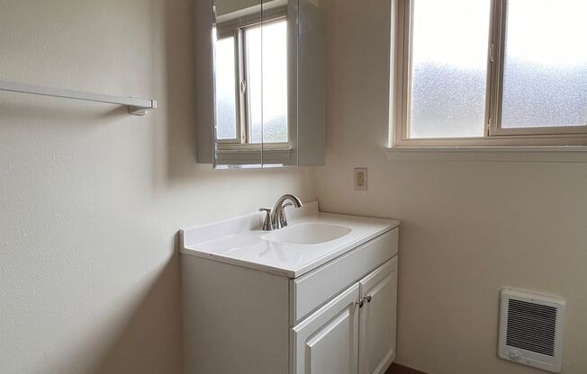 1 bed, 1 bath, 675 sqft, $1,400, Unit 7