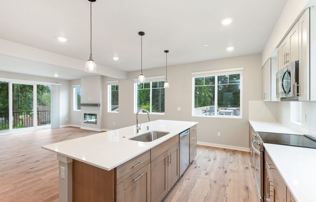 4 Bed | 3.5 Bathroom | 1800 Sq Ft | $3,700