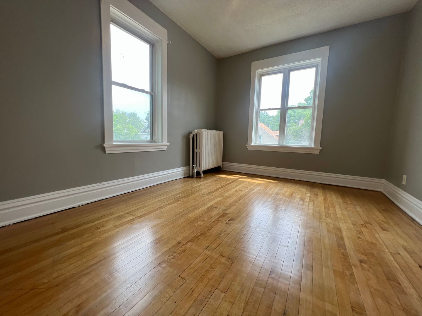 37 Stevens Street West