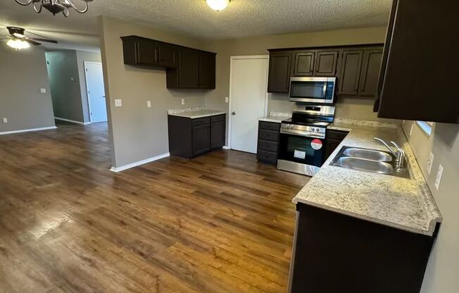 3 beds, 2 baths, $1,495