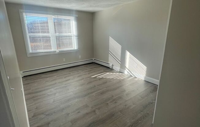 2 beds, 1 bath, 680 sqft, $2,400, Unit 25-28