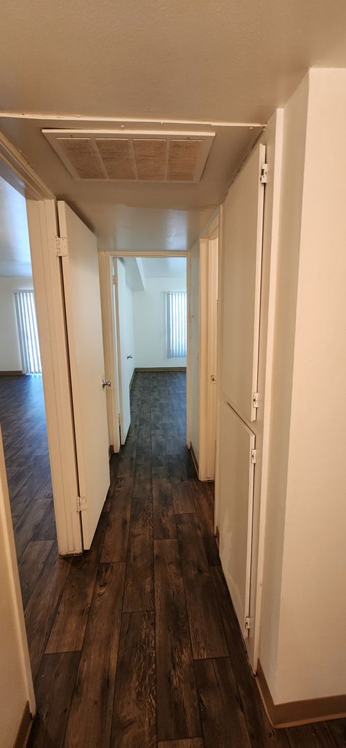 1 bed, 1 bath, 700 sqft, $1,045, Unit 05B