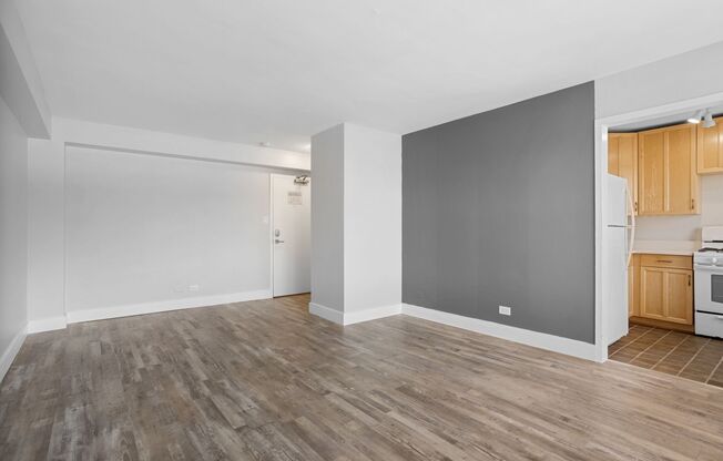 Studio, 1 bath, 405 sqft, $1,675, Unit 806