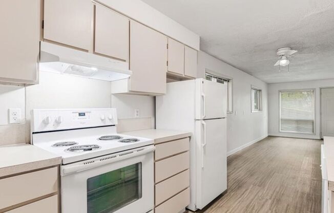 2 beds, 1 bath, 950 sqft, $1,750, Unit 37