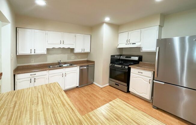 4br/2ba in Falls Church