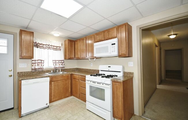 2 beds, 1 bath, $1,200, Unit Unit 1