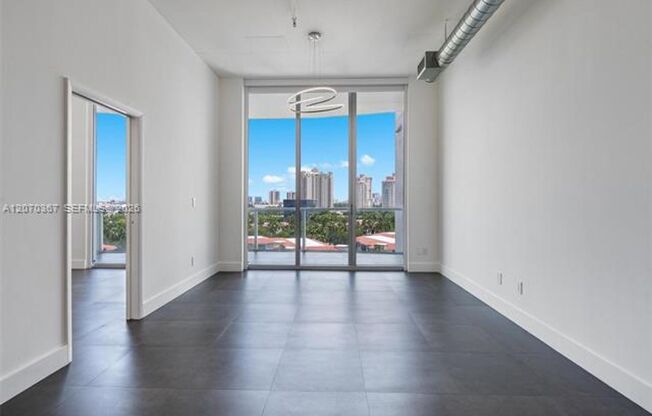 3029 NE 188th St cu-818, Aventura, FL 33180