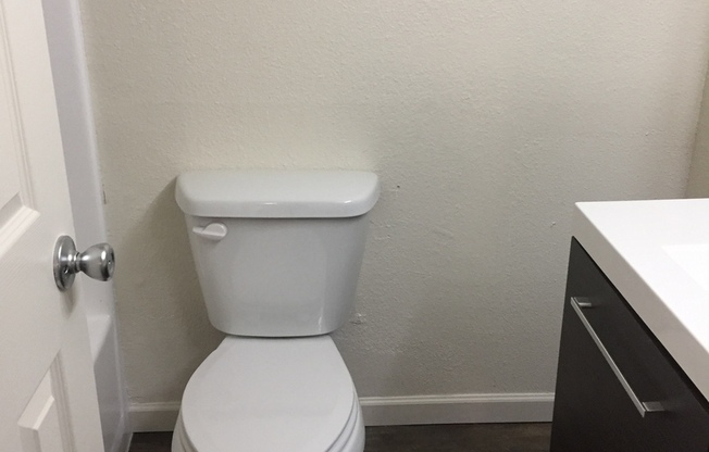 2 beds, 1 bath, 950 sqft, $1,225, Unit 116